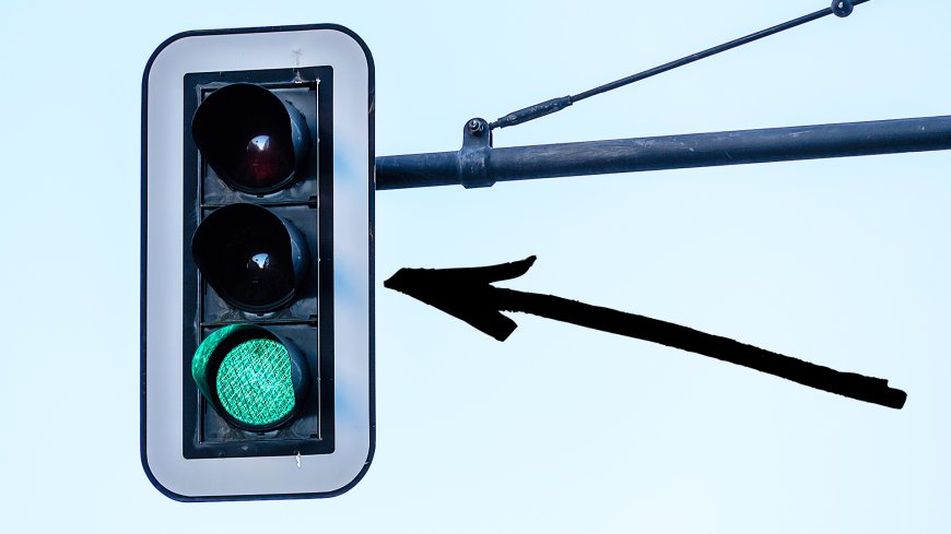 Darauf achtet fast niemand: Weißer Rahmen bei manchen Ampeln