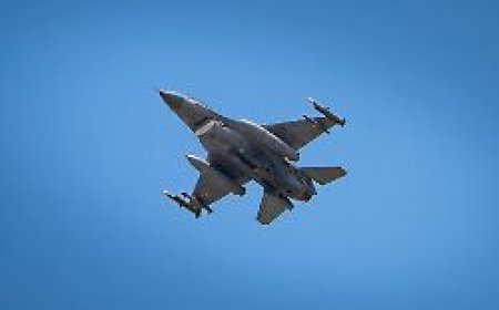 Krater und Trümmerteile entdeckt: Russische Rakete dringt offenbar in polnischen Luftraum ein