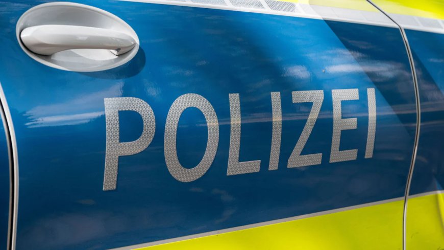 Hohenkammer: Motorradfahrer weicht in Feld aus