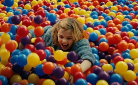 Vom Macher des gruseligsten Films aller Zeiten: Der neue Trailer zum Horrorfilm "Other Mommy" lehrt euch das Fürchten!